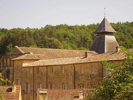 Cadouin en écomobilité - L'abbaye au suaire, inscrite à l'Unesco
