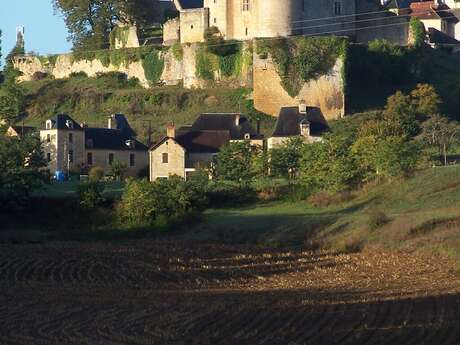 Promenade au coeur du bourg - Salignac Eyvigues